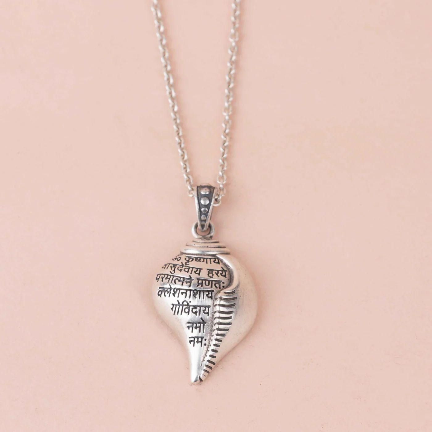 Shri Krishna Shankha Pendant with Chain - The Zip Cart